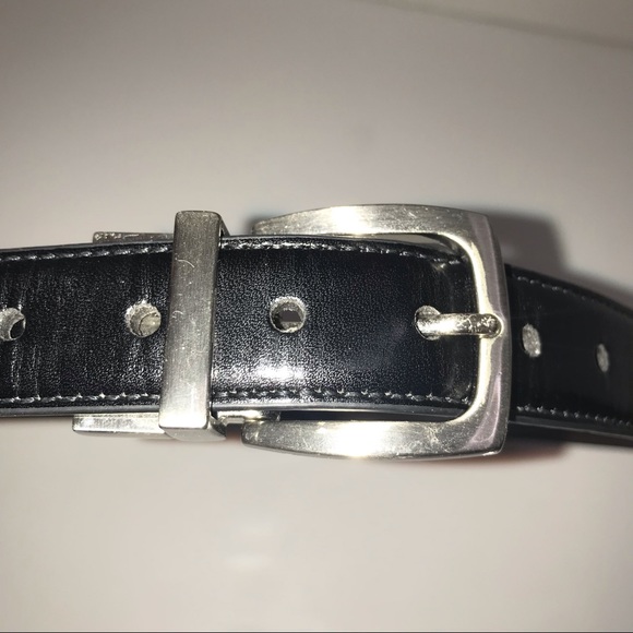 Dockers boys reversible belt, black/brown, silver tone buckle that twists - Picture 3 of 8